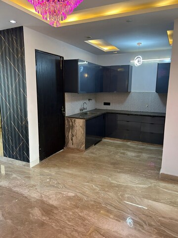 Room in 2 BHK Apartment at Shree Vardhman Mantra, Sector 67 – for Sale