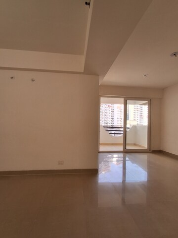 Room in 2 BHK Apartment at Ramprastha City The Edge Towers, Sector 37d – for Sale