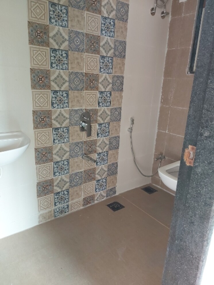 Bathroom, shivshankar-shivram-palladium 1 Bedroom 415 Sq.Ft. Apartment In Bhandup West Mumbai 7730661