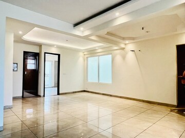 Room in 5 BHK Apartment at Motia Harmony Greens, Kishanpura – for Sale