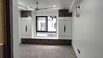 Room in 4 BHK Apartment at Banjara Hills – for Sale