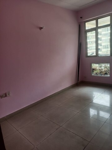 Room in 3 BHK Apartment at Mahagun Mascot, Sain Vihar – for Sale