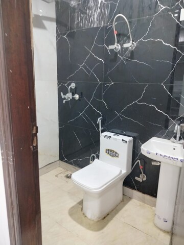 Bathroom in 2 BHK Apartment at Omaxe Heights, Sector 86 – for Sale
