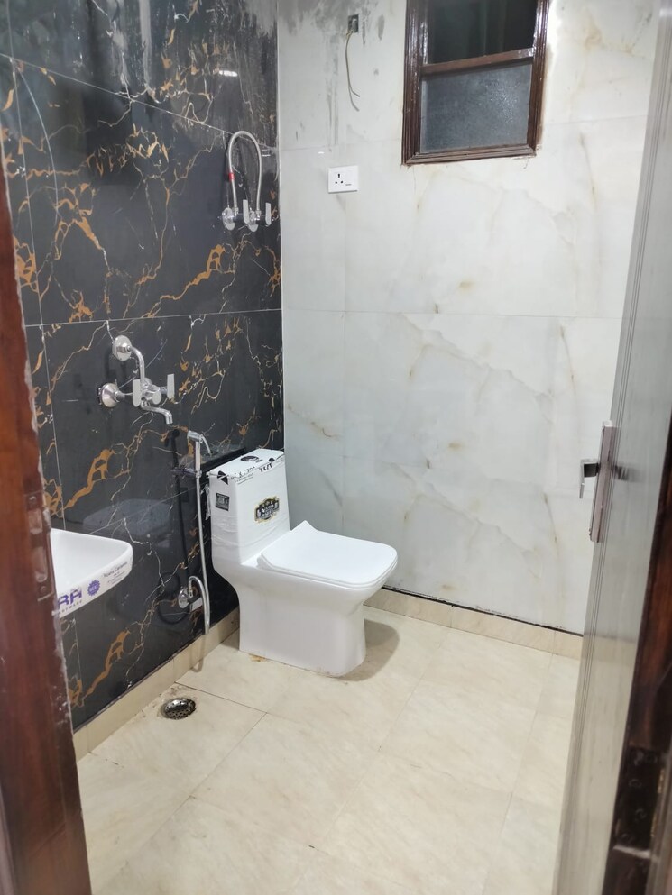 Bathroom, omaxe-heights 2 Bedroom 735 Sq.Ft. Apartment In Sector 86 Faridabad 7731304