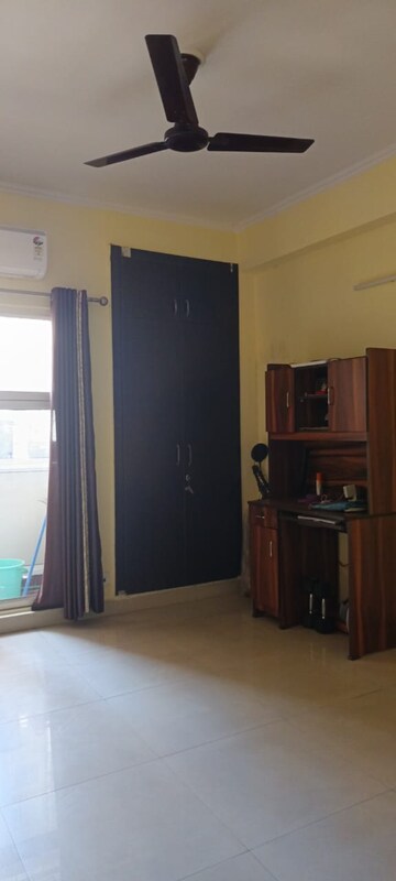 Room in 2.5 BHK Apartment at SRS Royal Hills, Sector 87 – for Sale