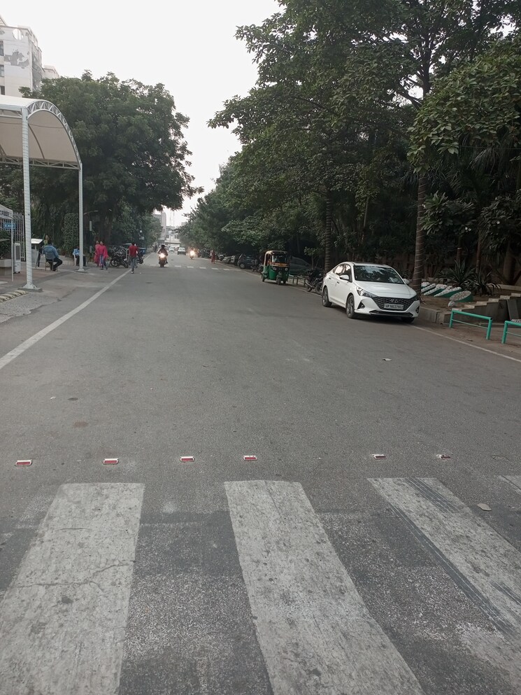  Parking, purvanchal-silver-city 2.5 Bedroom 1150 Sq.Ft. Apartment In Sector 93 Noida 7731345