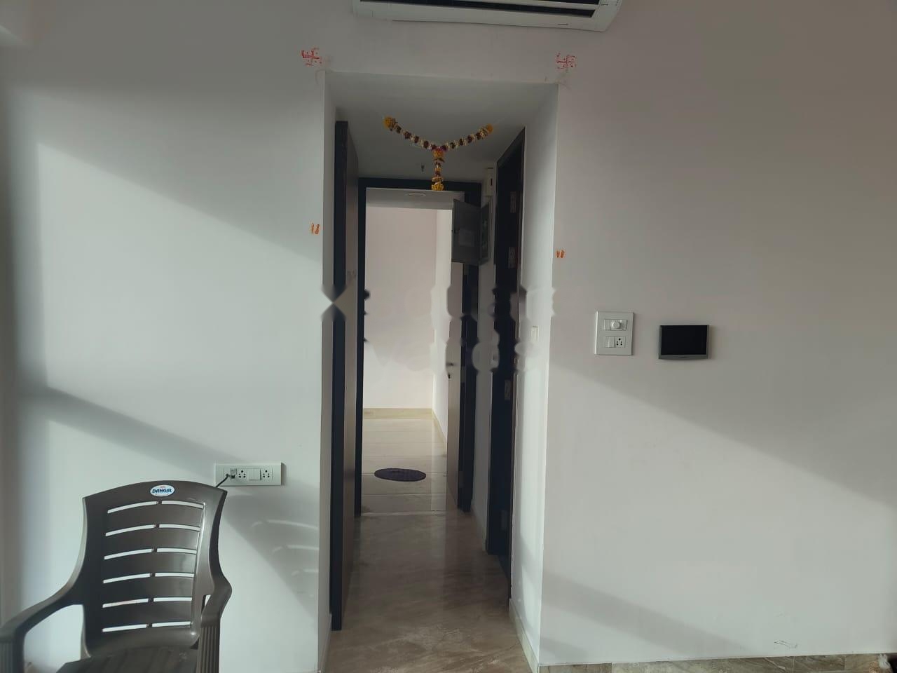 1 BHK Apartment For Rent in Rajesh White City Kandivali East Mumbai  7731584