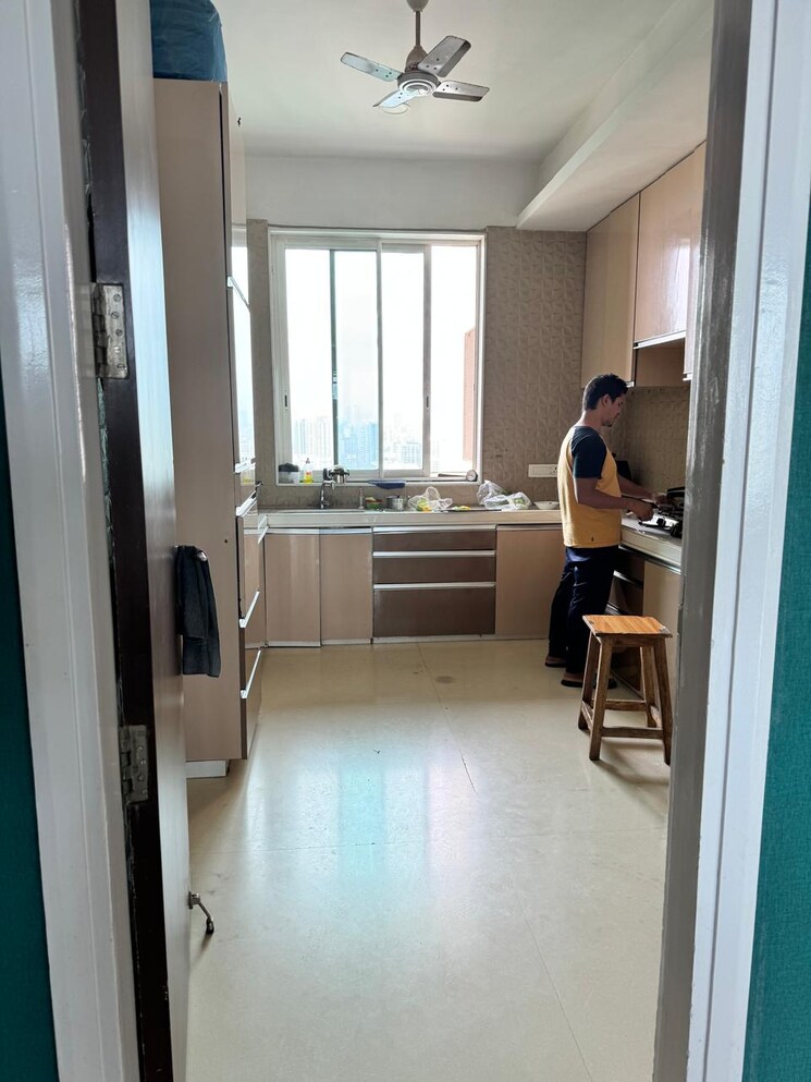 Kitchen, windsor-grande-residences 4 Bedroom 4300 Sq.Ft. Apartment In Andheri West Mumbai 7731853