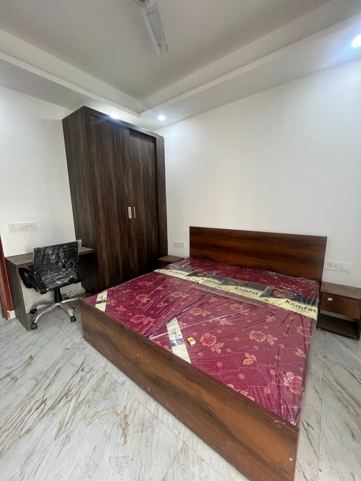 Bedroom, dlf-star-mall 1 Bedroom 500 Sq.Ft. Apartment In Sector 30 Gurgaon 7731950