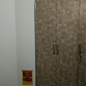 Furnished Amenities in 2.5 BHK Apartment at Amrapali Silicon City, Sector 76 – for Sale