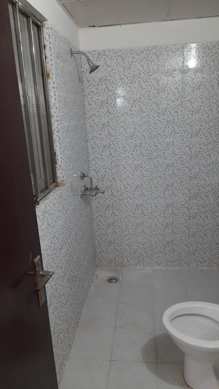 Bathroom, bptp-park-elite-floors 3 Bedroom 180 Sq.Yd. Builder Floor In Sector 85 Faridabad 7732375