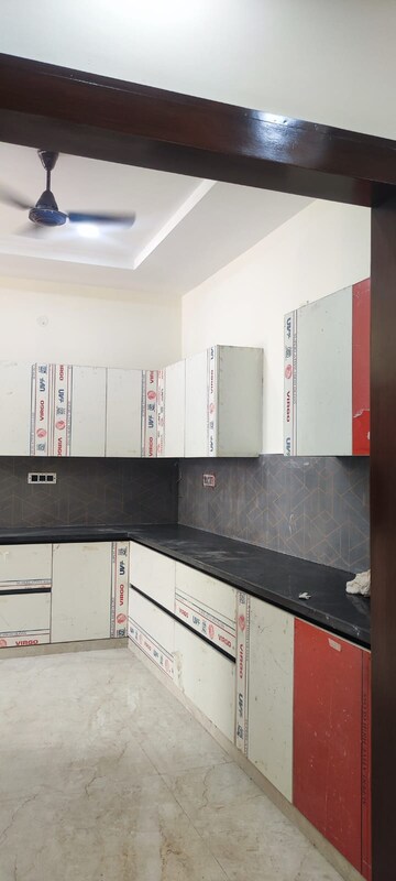Kitchen in 3 BHK Builder Floor at BPTP Parklands, Sector 76 – for Sale