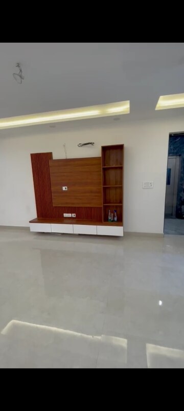 Room in 3 BHK Builder Floor at BPTP District, Sector 81 – for Sale