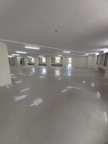 Commercial Showroom 10000 Sq.Ft. For Rent in Lower Parel Mumbai  7732516