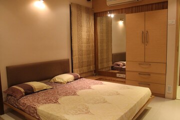 Bedroom in 5 BHK Apartment at Andheri West – for Sale