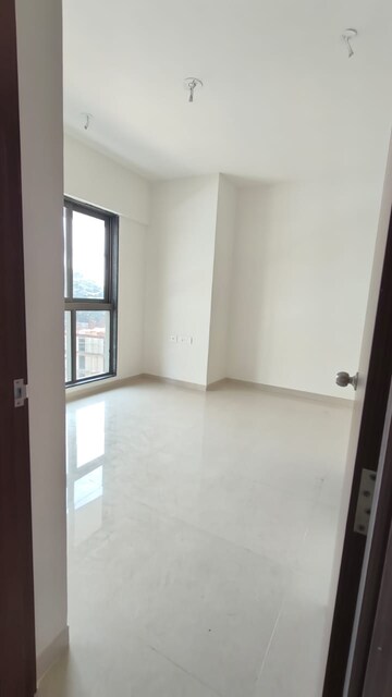 Room in 1 BHK Apartment at Runwal Eirene, Balkum Pada – for Rent