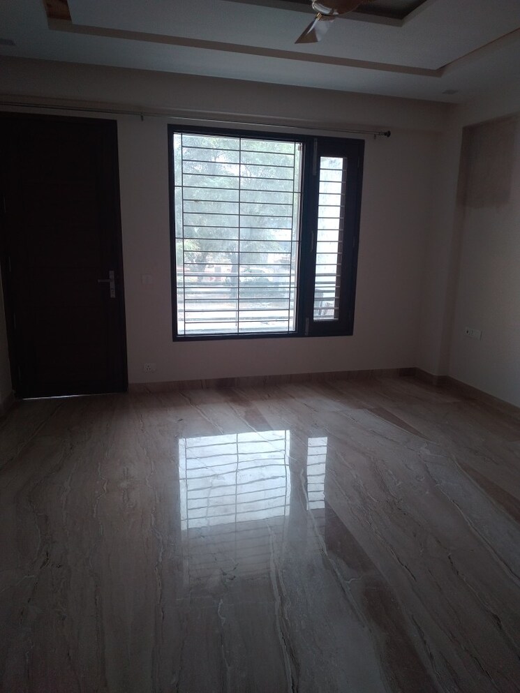 Room, sector 23 3 Bedroom 2119 Sq.Ft. Builder Floor In Sector 23 Gurgaon 7732899