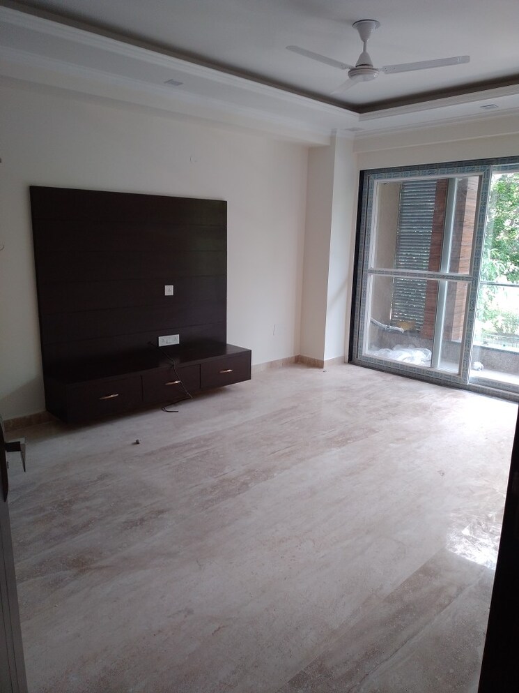 Room, sector 23 3 Bedroom 2418 Sq.Ft. Builder Floor In Sector 23 Gurgaon 7732902