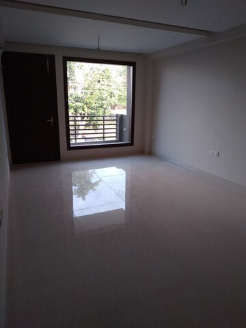 Room in 3 BHK Builder Floor at Sector 23 – for Sale