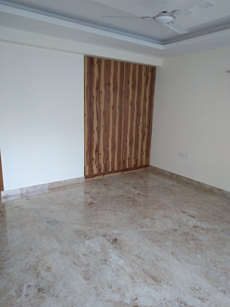 Room, sector 23 2 Bedroom 218 Sq.Yd. Builder Floor In Sector 23 Gurgaon 7732918