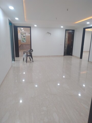 Room in 3 BHK Builder Floor at Palam Vihar – for Sale