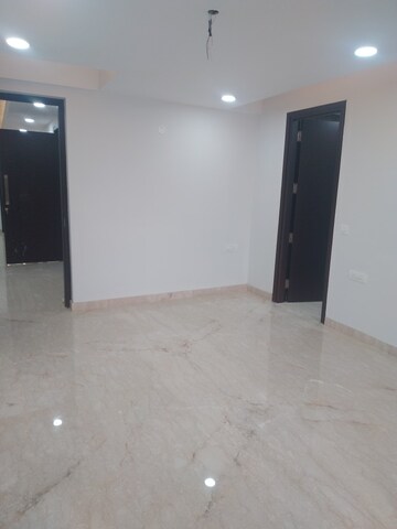 Room in 3 BHK Builder Floor at Palam Vihar – for Sale