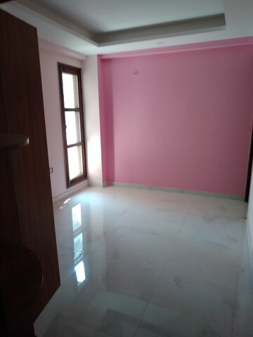 Room in 3 BHK Builder Floor at Palam Vihar – for Sale