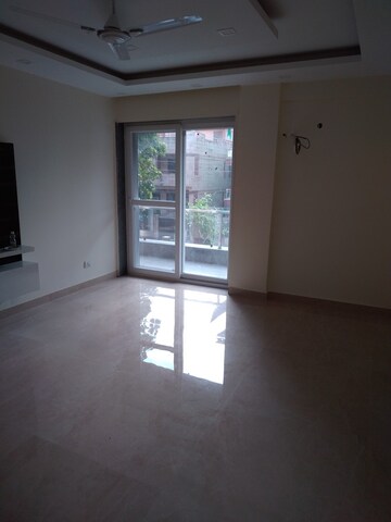 Room in 3 BHK Builder Floor at Palam Vihar – for Sale