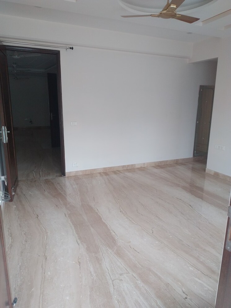 Room, sector 23 5 Bedroom 163 Sq.Yd. Independent House In Sector 23 Gurgaon 7732936