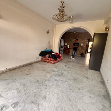 Building Lobby in 3 BHK Builder Floor at Shivalik Colony – for Sale