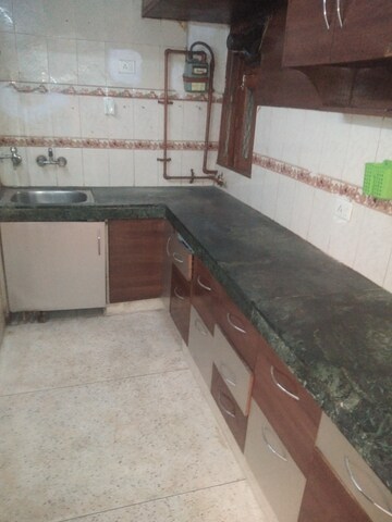 Kitchen in 4 BHK Builder Floor at Rohini Sector 6 – for Rent