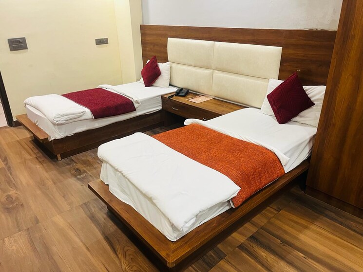 Room, sector 44 Pg For Boys & Girls In Sector 44 7733057