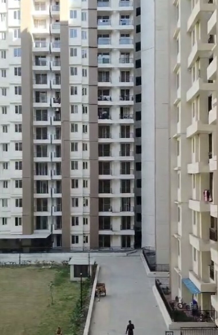 Exterior View, hiranandani-meadows 2 Bedroom 730 Sq.Ft. Apartment In Manpada Thane 9406032