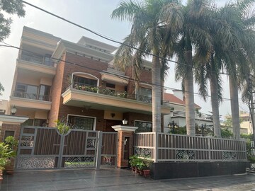  6 BHK Villa at Bannerghatta Road – for Sale