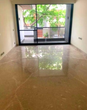 Room in 2 BHK Apartment at Versova – for Sale