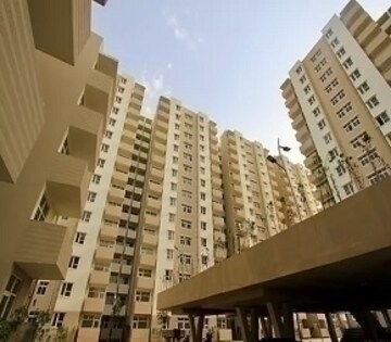 2 BHK Apartment For Rent in Supreme 19 Lokhandwala Township Kandivali Mumbai  3770320