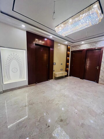 Room in 3 BHK Builder Floor at Tulip Orange, Sector 70 – for Sale