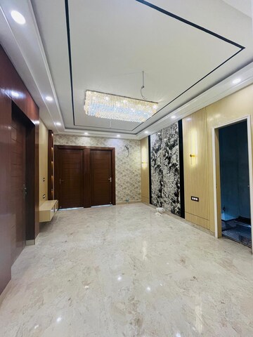Room in 3 BHK Builder Floor at Tulip Orange, Sector 70 – for Sale