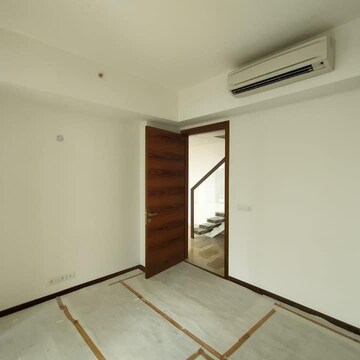 Room in 3 BHK Apartment at M3M Capital, Sector 113 – for Sale