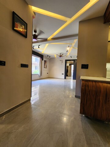 Room in 3 BHK Builder Floor at Sushant Lok 3, Sector 57 – for Sale