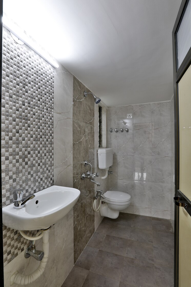 Bathroom, shree-adinath-symphony-boisar 1 Bedroom 600 Sq.Ft. Builder Floor In Boisar Palghar 7733715