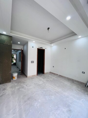 Room in 3 BHK Builder Floor at SS Mayfield Gardens, Sector 51 – for Sale