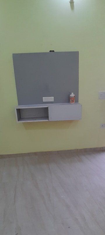 Room in 3 BHK Independent House at Sardhana Road – for Sale
