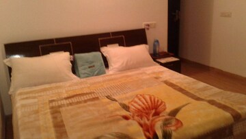 Bedroom in 3 BHK Builder Floor at SS Mayfield Gardens, Sector 51 – for Sale