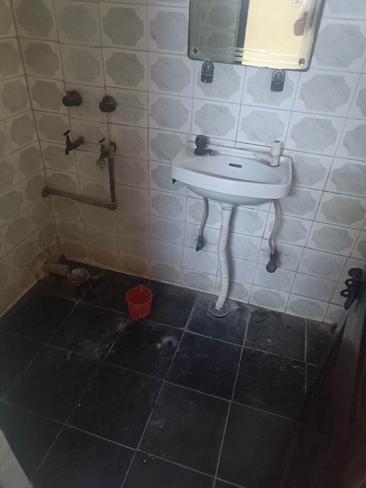 Bathroom, ip extension 3 Bedroom 1200 Sq.Ft. Apartment In Ip Extension Delhi 7734293