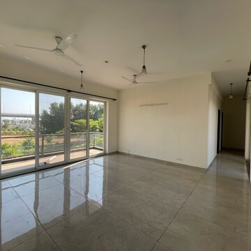 Bathroom in 4 BHK Villa at BPTP Amstoria, Sector 102 – for Sale