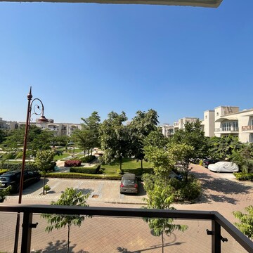 4 BHK Villa – Exterior View View at BPTP Amstoria, Sector 102 - for Sale