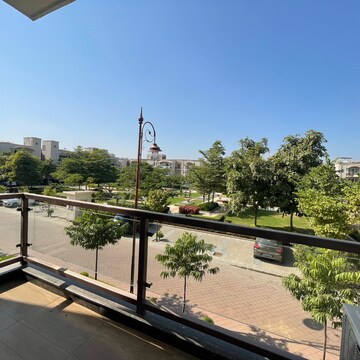 Balcony in 4 BHK Villa at BPTP Amstoria, Sector 102 – for Sale