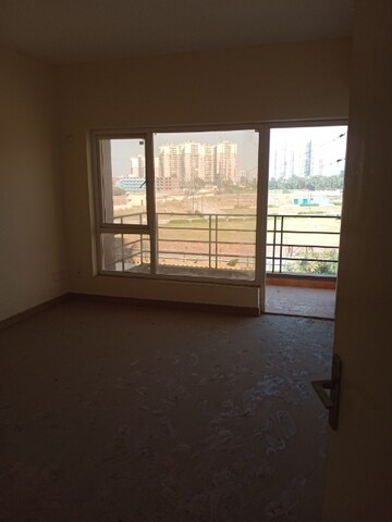 Room in 3.5 BHK Apartment at Sidhartha NCR Green, Sector 95 – for Sale