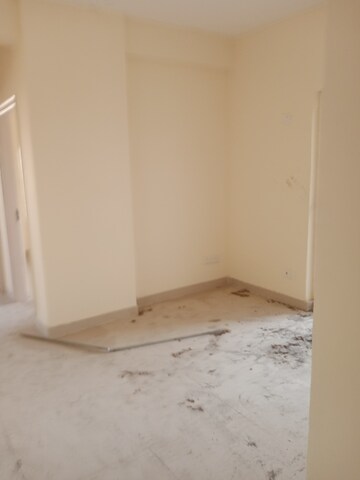 Room in 3.5 BHK Apartment at Sidhartha NCR Green, Sector 95 – for Sale